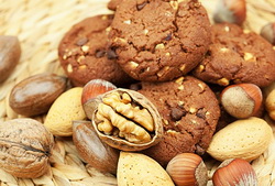 Сухофрукты и орехи для снижения уровня холестерина